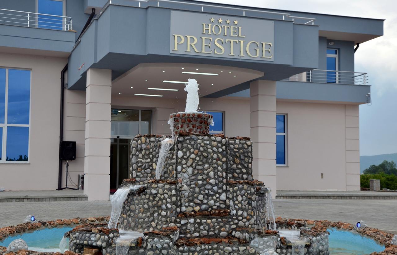 Hotel Prestige ストルガ エクステリア 写真