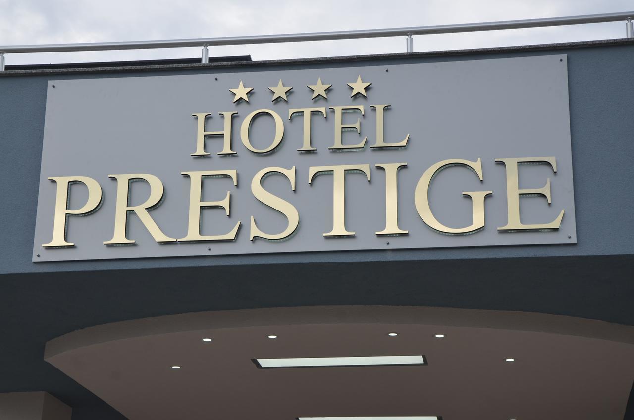 Hotel Prestige ストルガ エクステリア 写真