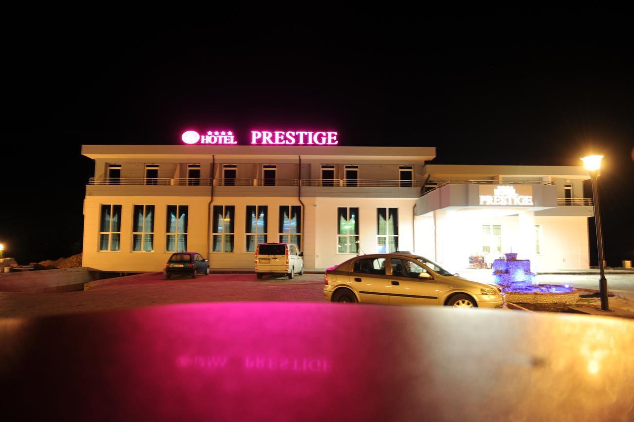 Hotel Prestige ストルガ エクステリア 写真